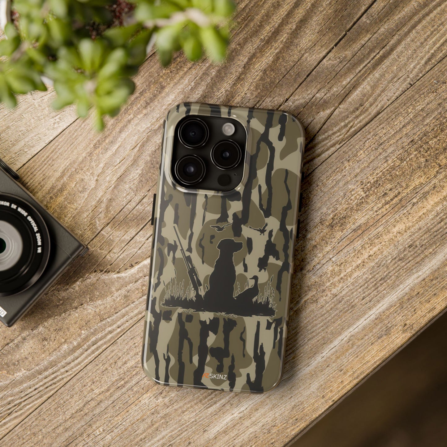 VINTAGE DUCK HUNTING CAMO TOUGH PHONE CASE – DOG HUNTER GIFT